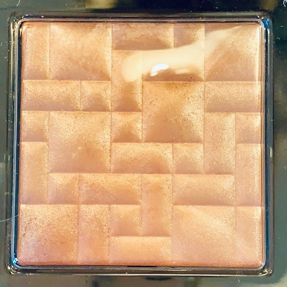 Bobbi Brown Highlighting Powder - Tawny Glow - Picture 2 of 8